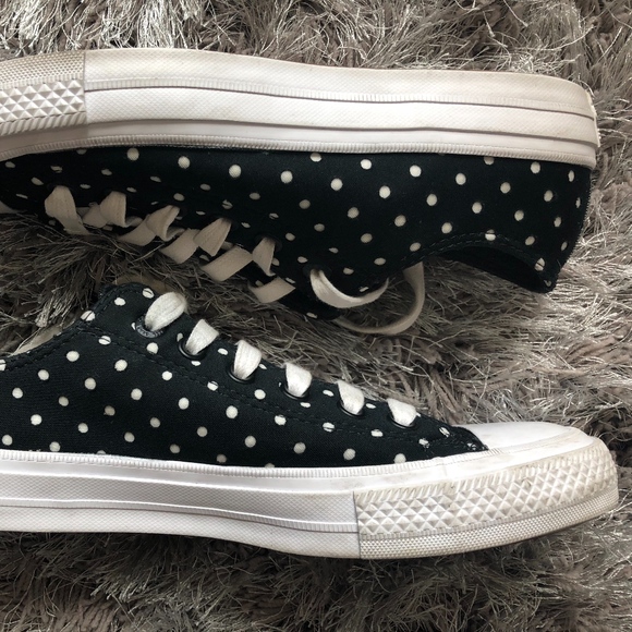 converse polka dot sneakers